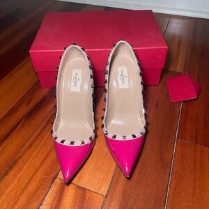 Hot pink Valentino pumps